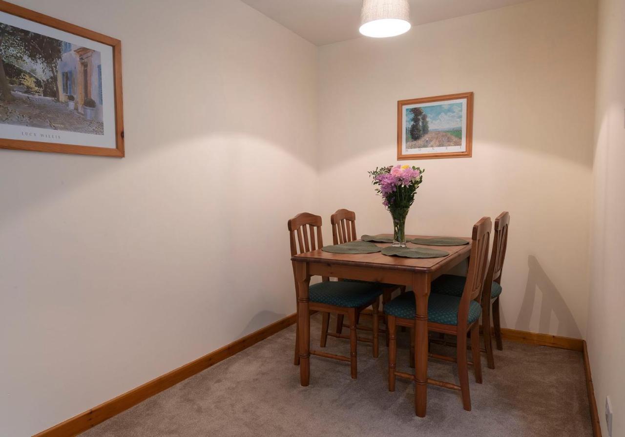 Stylish 2 Bedroom - 2 Miles Inverness City Centre Екстериор снимка